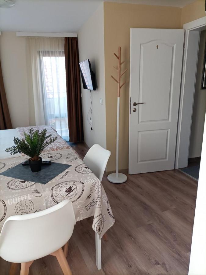 Damaris Hotel Sozopol Bagian luar foto