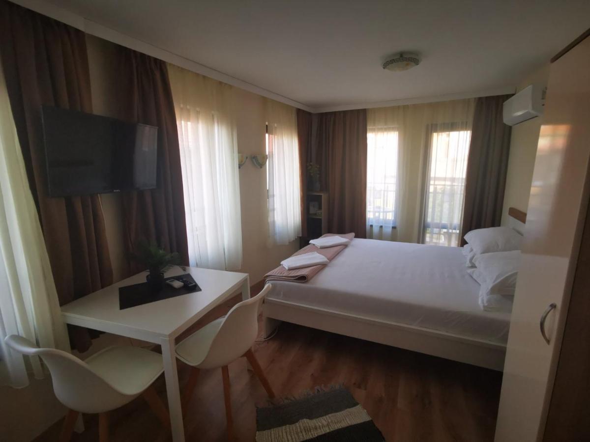 Damaris Hotel Sozopol Bagian luar foto